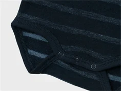 trykknaplukning for nemt bleskifte på mørkblå stribet body fra Name It 13236186 dark sapphire